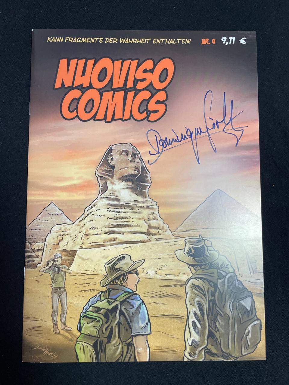 Dominique Görlitz signiert NuoViso Comics #4